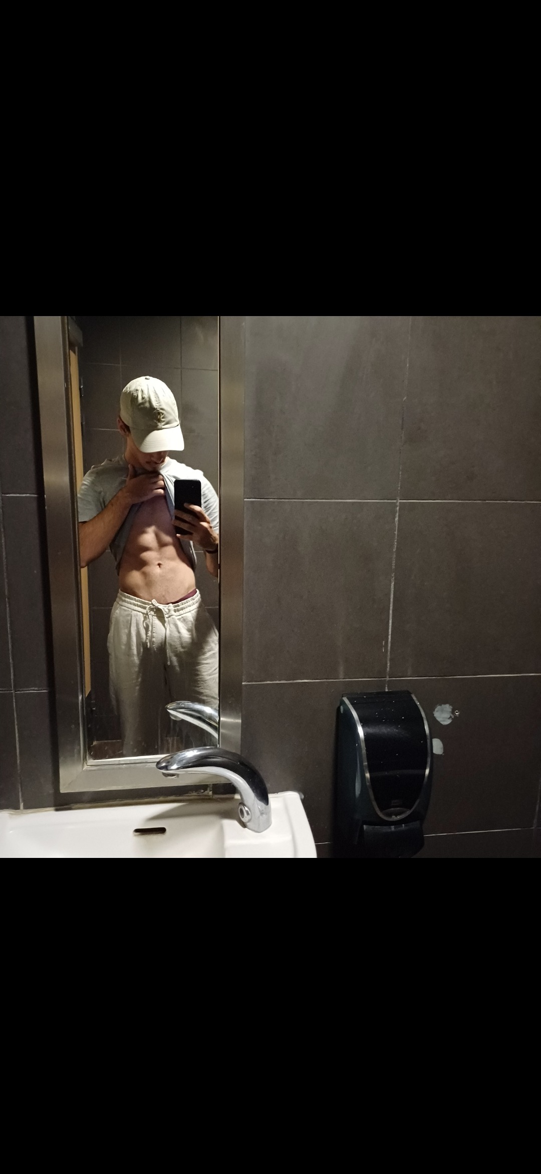 Profil de Maden, 21 ans, Soiree gay à Vaumarcus