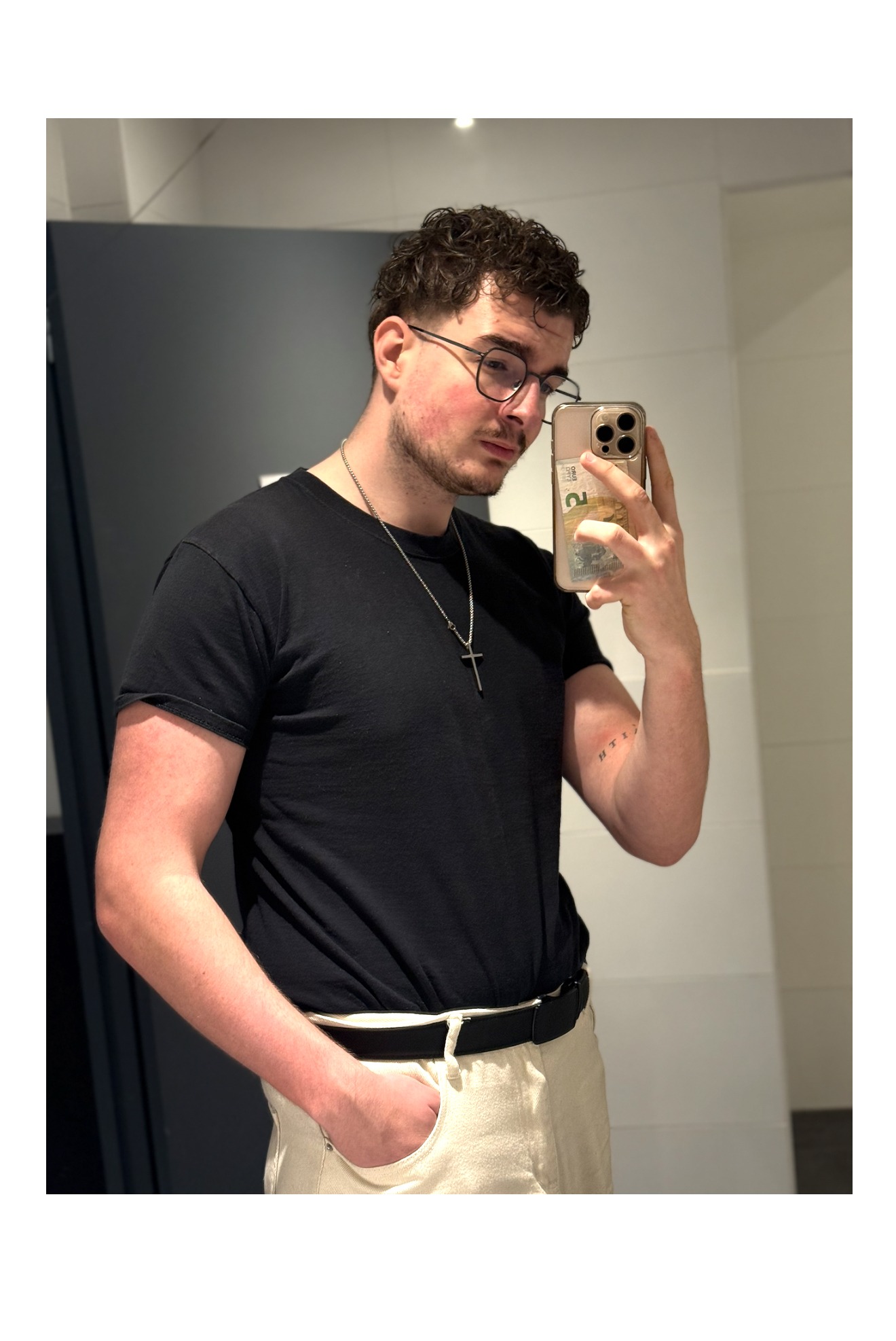 Profil de Abderzak, 21 ans, Soiree gay à Reverolle