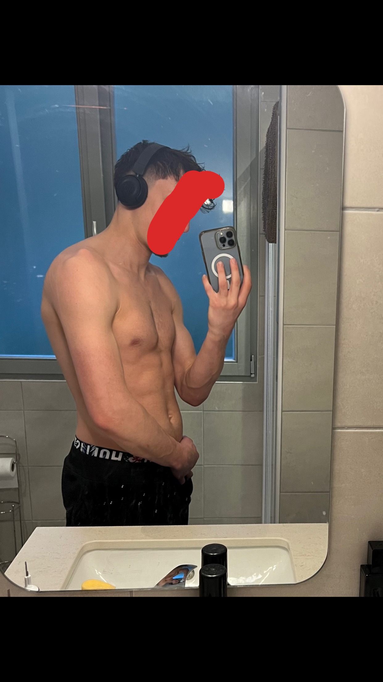 Profil de Kellyane, 21 ans, Soiree gay à Giornico