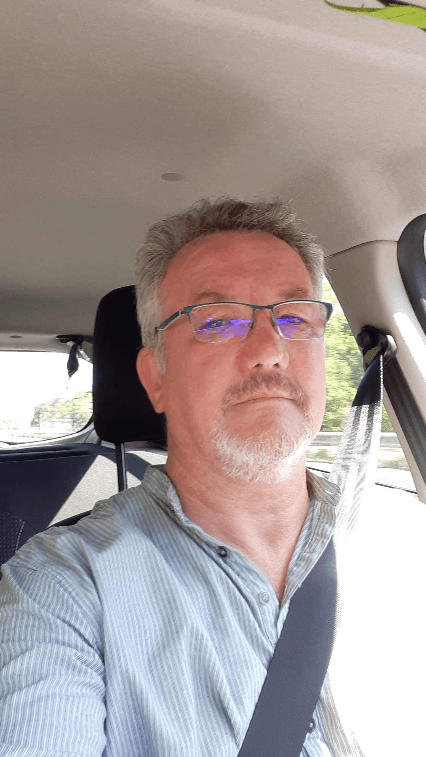 Profil de Elouane, 54 ans, Soiree gay à Oberkirch LU