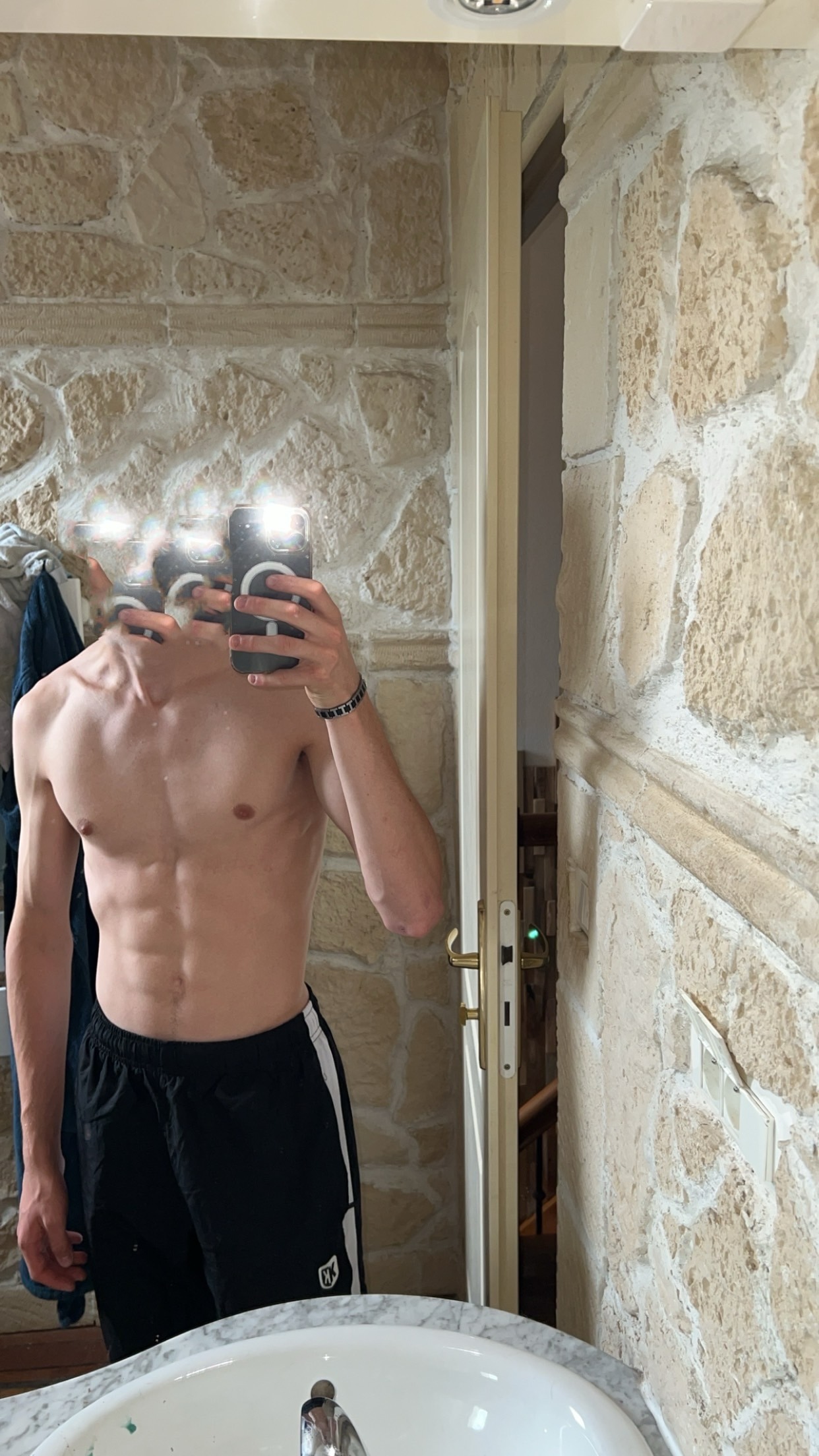 Profil de Teodoro, 18 ans, Soiree gay à Ehrendingen