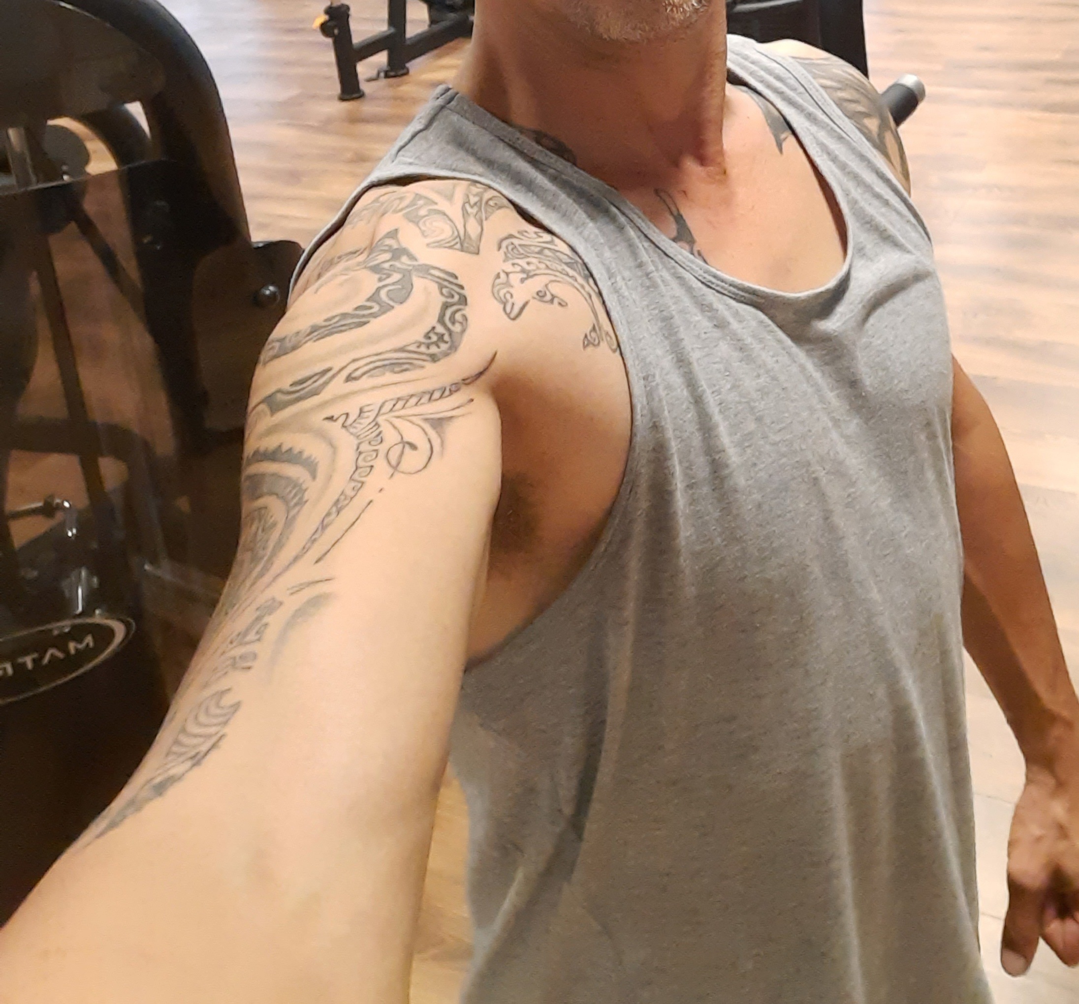 Profil de Harone, 41 ans, Soiree gay à Valendas