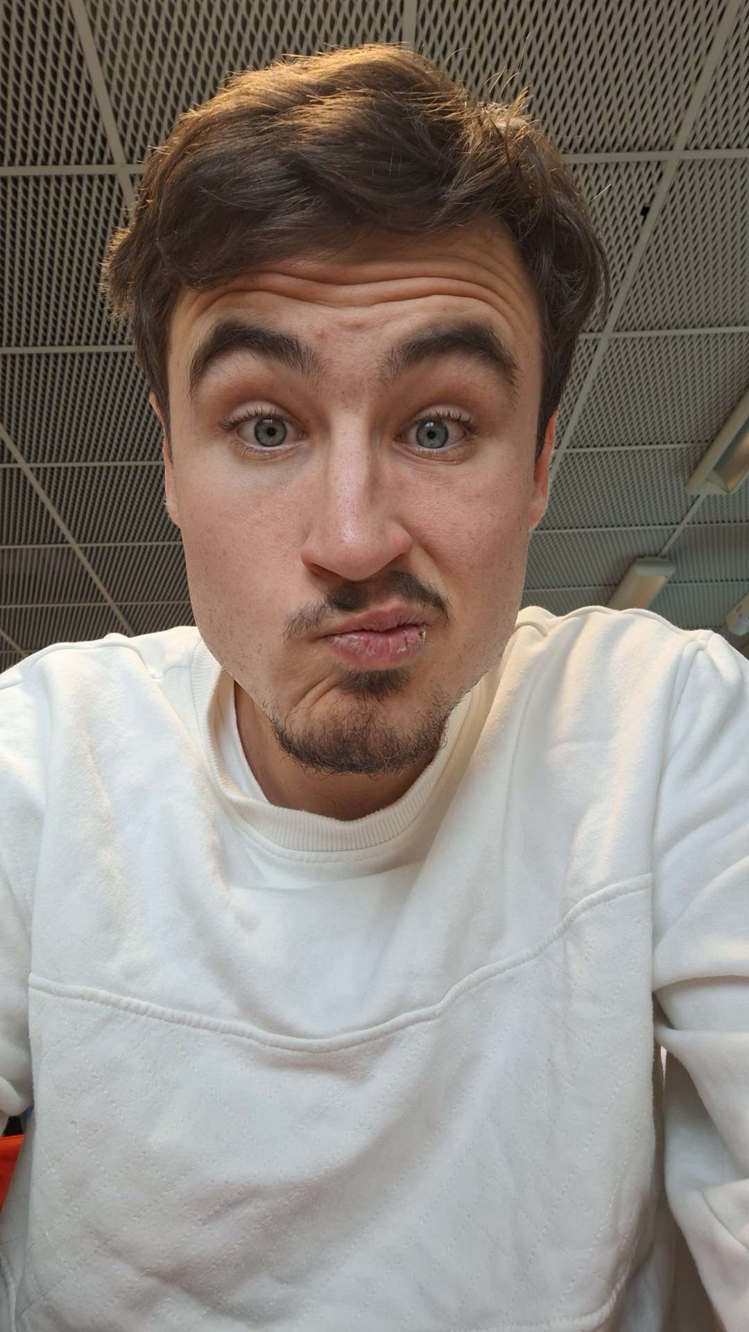 Profil de Foudil, 19 ans, Soiree gay à Böbikon