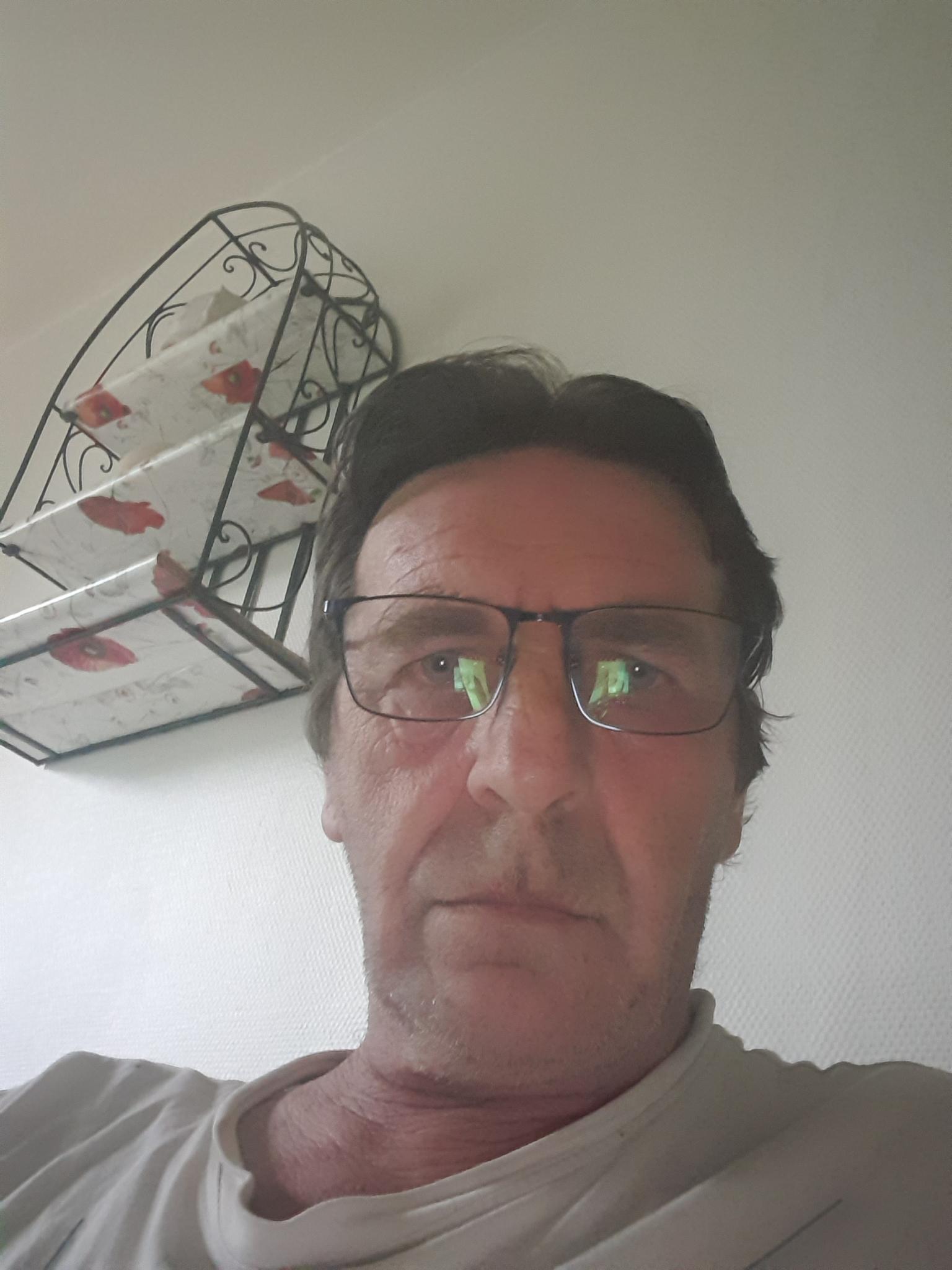 Profil de Lassine, 55 ans, Soiree gay à Delley