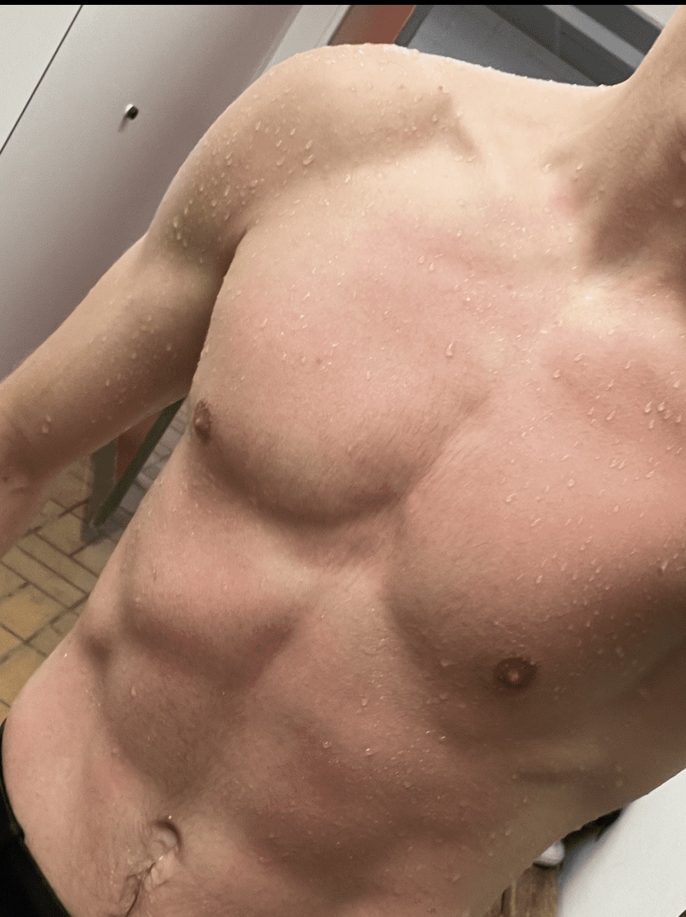 Profil de Lenzo, 19 ans, Soiree gay à Vermes