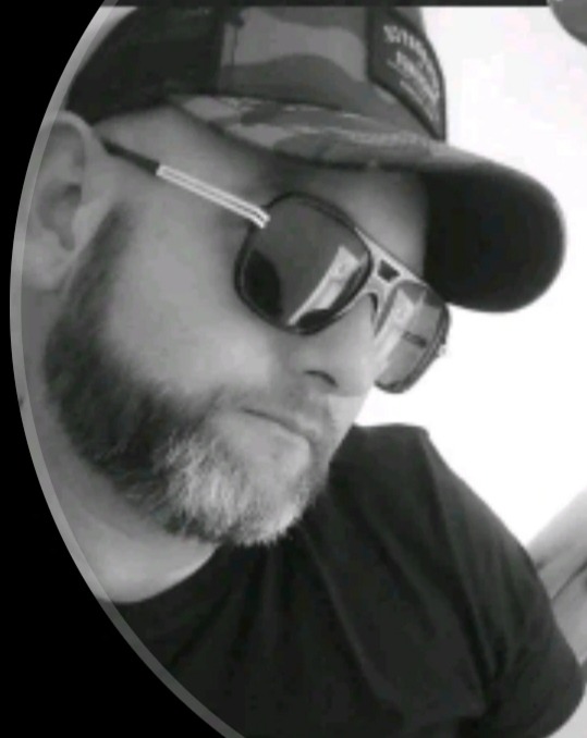 Profil de Lolan, 39 ans, Soiree gay à Senèdes