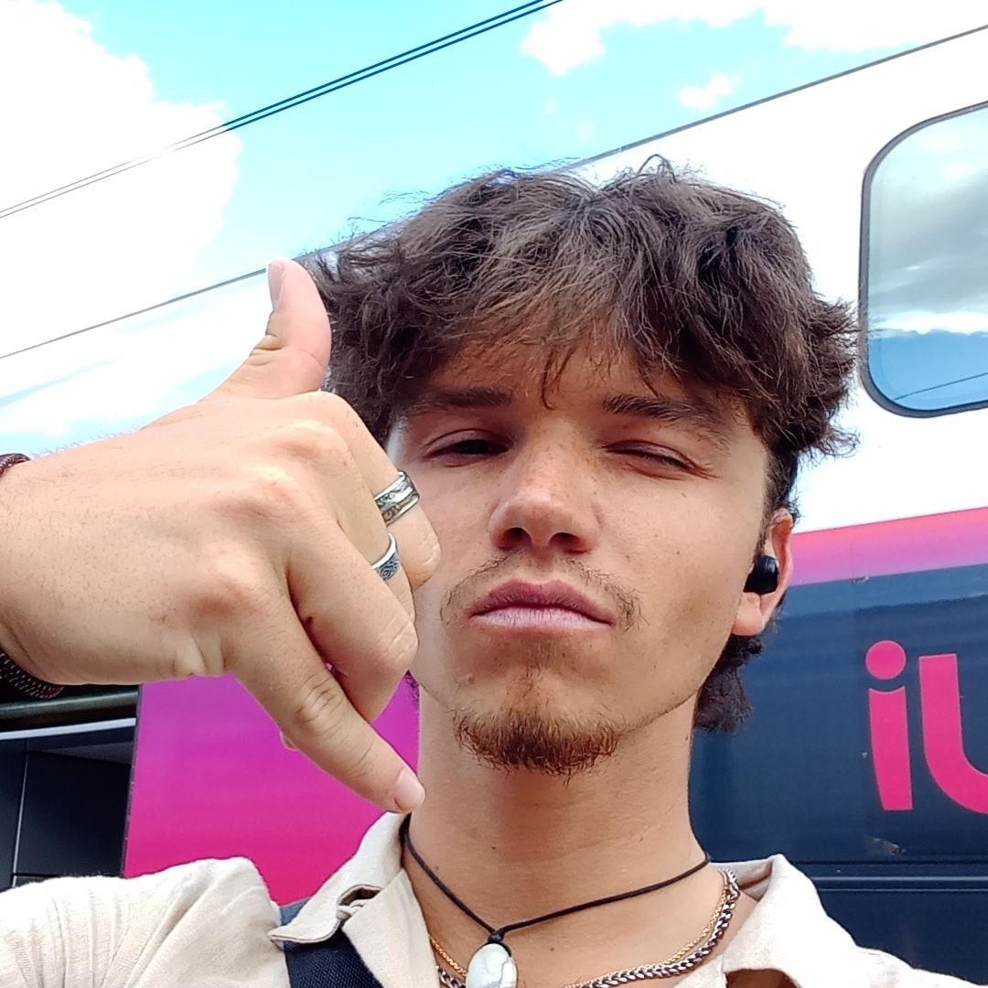 Profil de Hassine, 23 ans, Soiree gay à Achseten