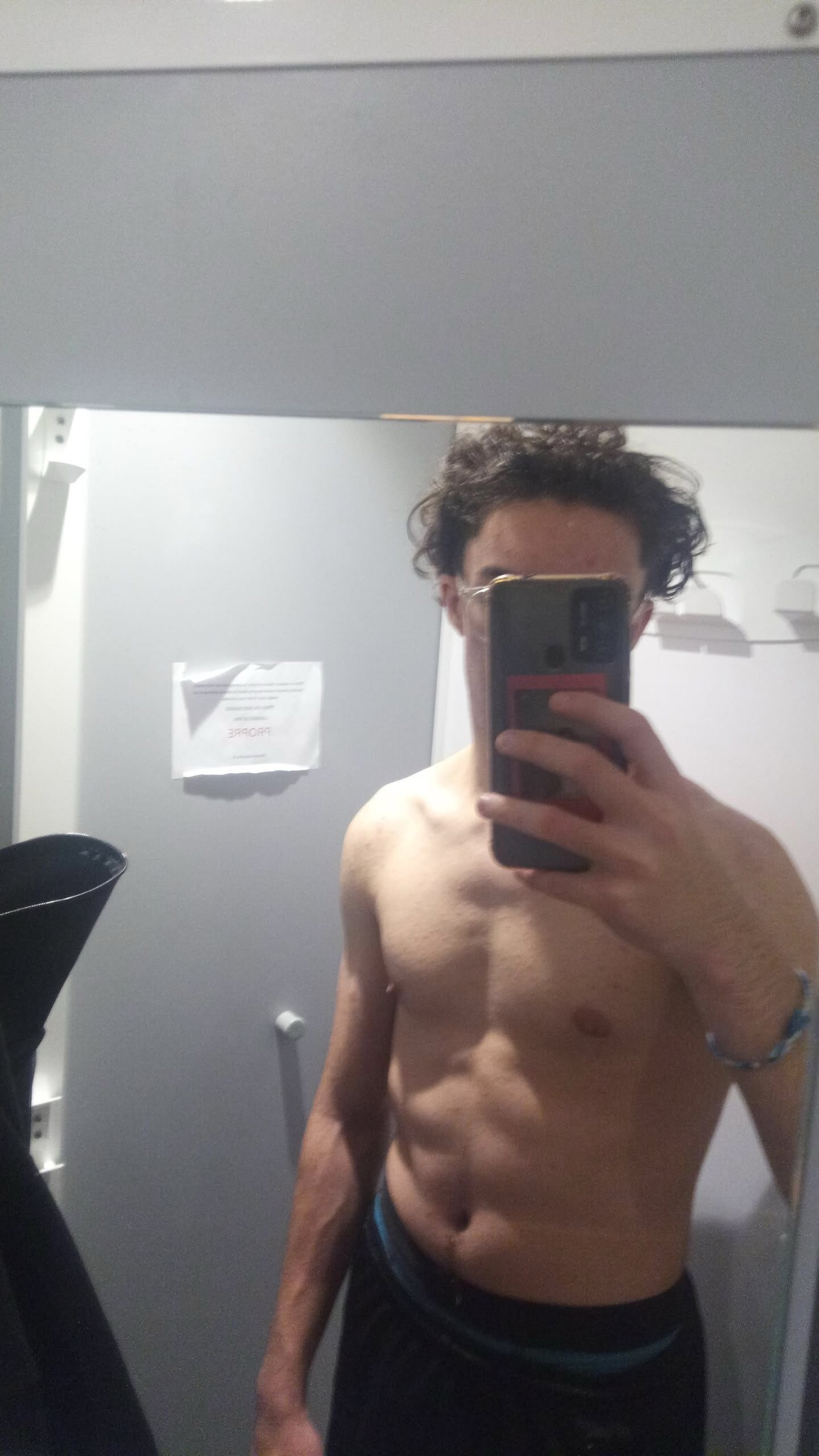 Profil de Bazil, 18 ans, Soiree gay à Paradiso