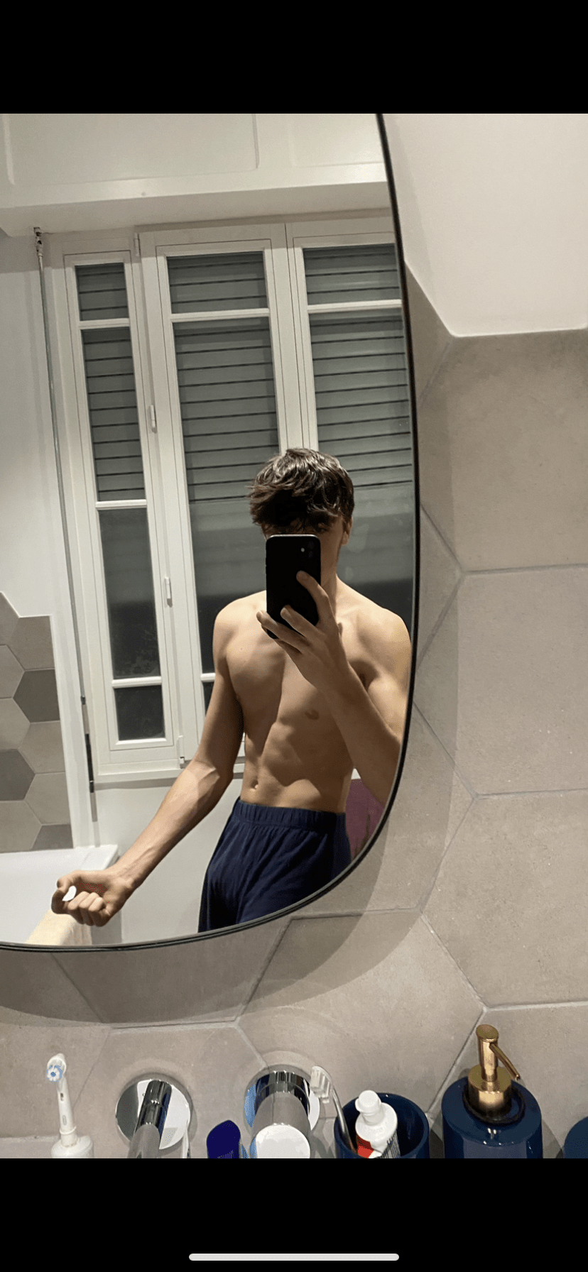 Profil de Moumine, 19 ans, Soiree gay à St. Antönien