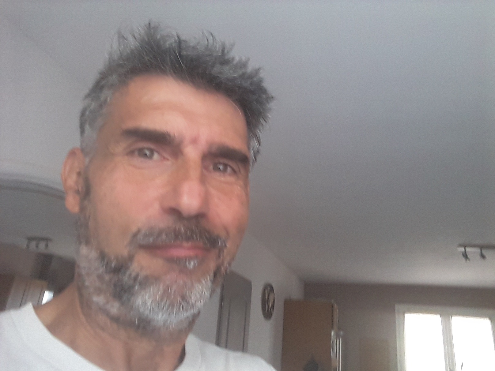 Profil de Ouri, 55 ans, Soiree gay à Vuadens