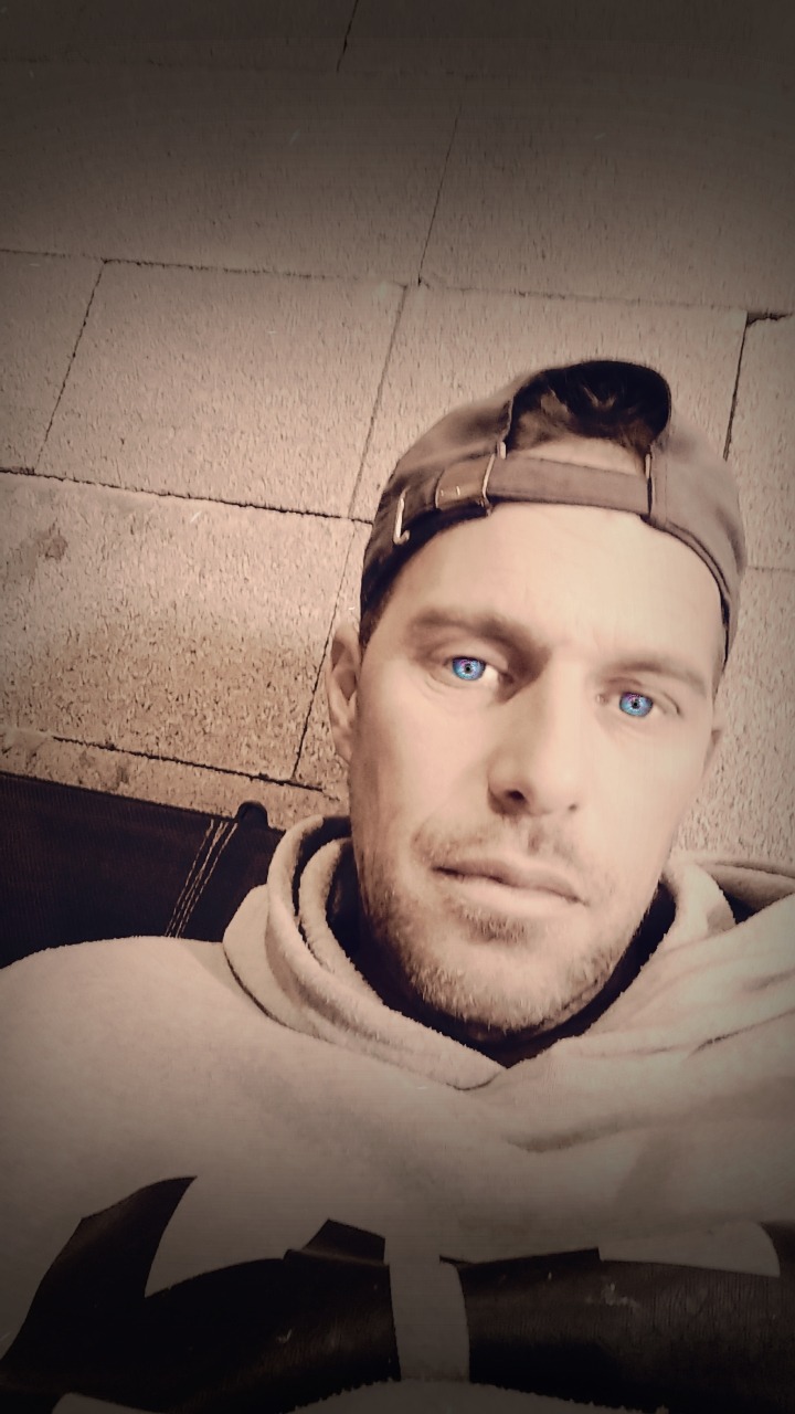 Profil de Neji, 43 ans, Soiree gay à Purasca